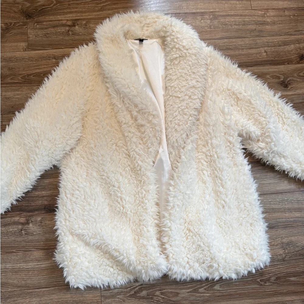 Torrid White Shaggy Faux Fur Jacket size 5 - Picture 7 of 8